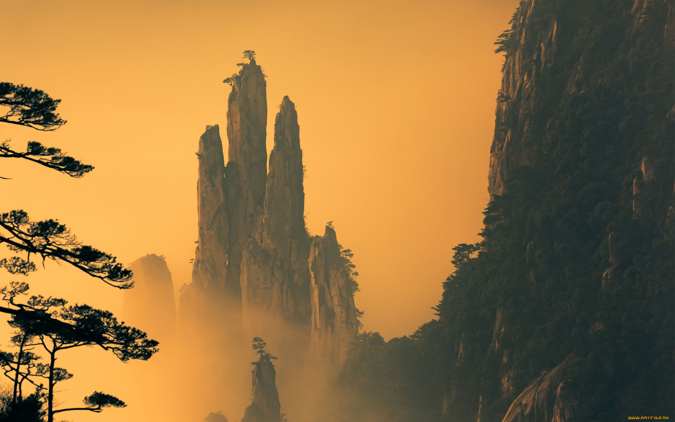 Возрождение хуаншань. Горы Хуаншань, Китай. Желтые горы Хуаншань. Горная гряда Хуаншань. Горы Хуаншань Китай 1920 1080.